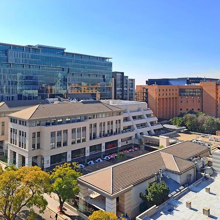 The Median Rosebank Luxury Apartment - Building With Generator Johannesburg Eksteriør bilde