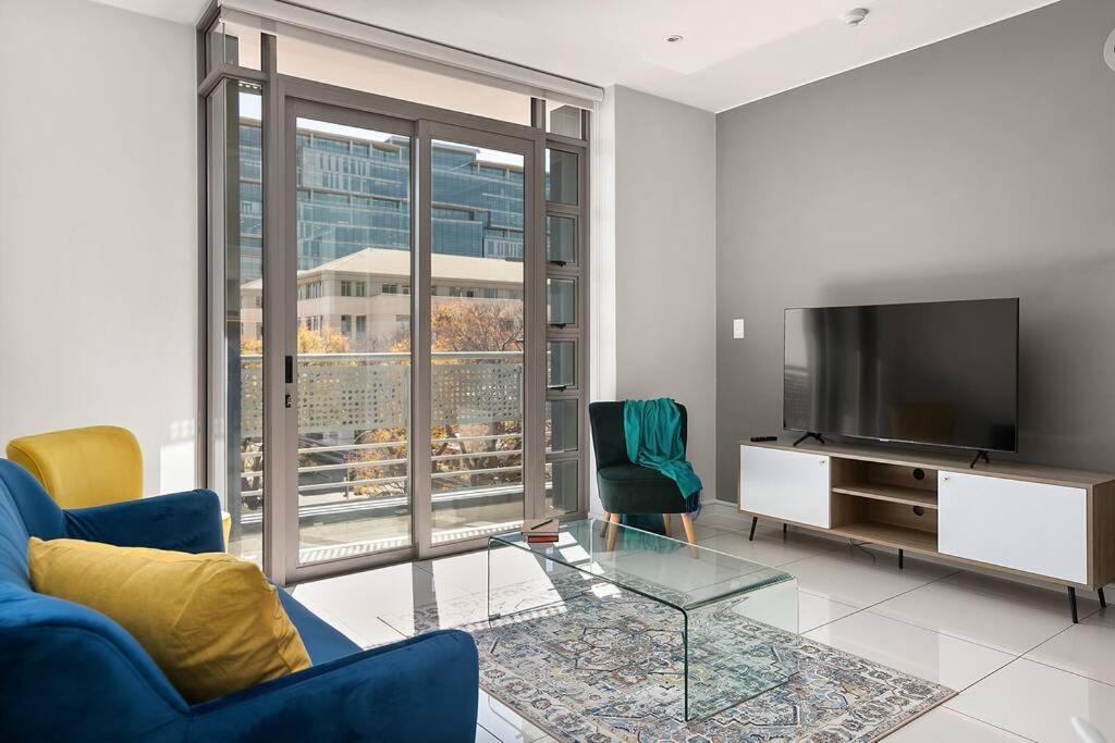 The Median Rosebank Luxury Apartment - Building With Generator Johannesburg Eksteriør bilde