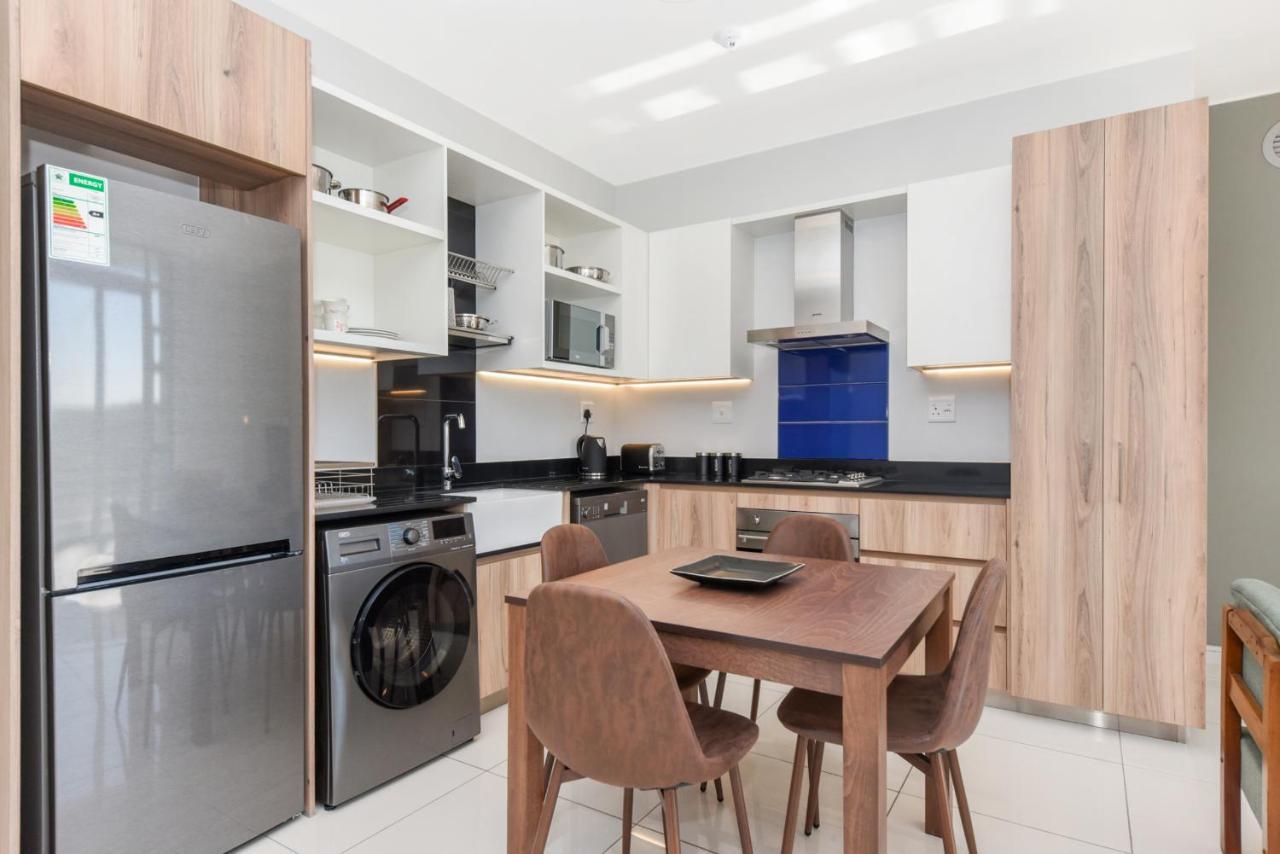 The Median Rosebank Luxury Apartment - Building With Generator Johannesburg Eksteriør bilde