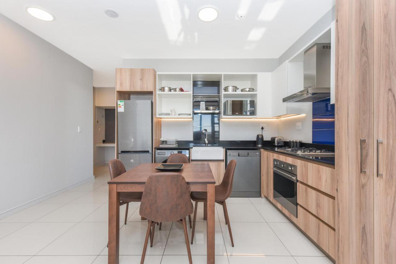 The Median Rosebank Luxury Apartment - Building With Generator Johannesburg Eksteriør bilde