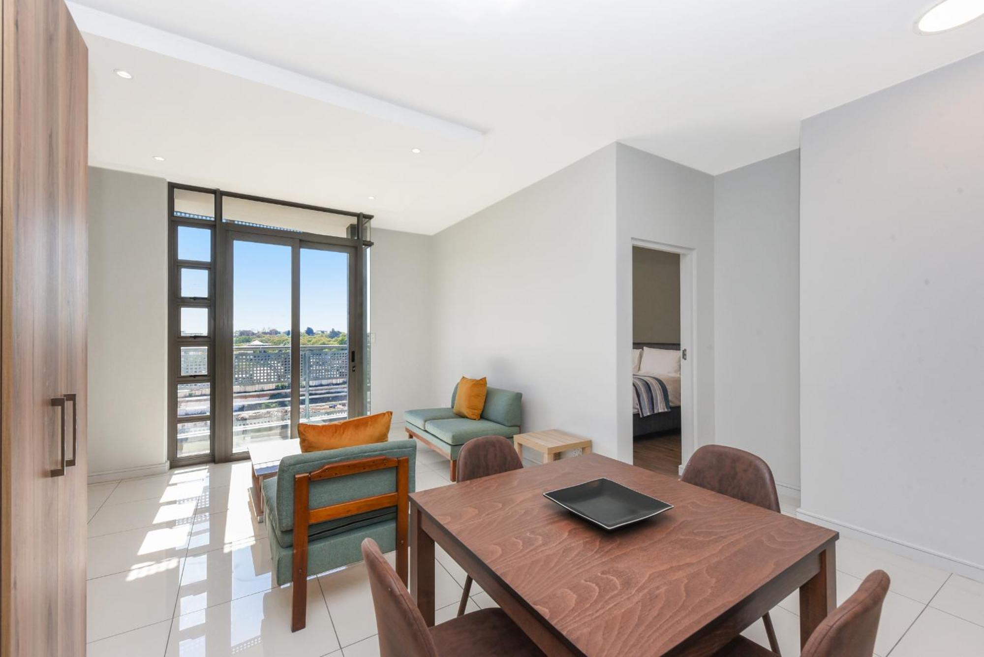 The Median Rosebank Luxury Apartment - Building With Generator Johannesburg Eksteriør bilde