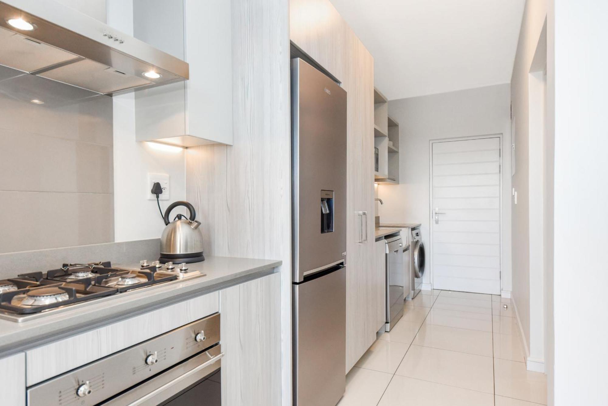 The Median Rosebank Luxury Apartment - Building With Generator Johannesburg Eksteriør bilde