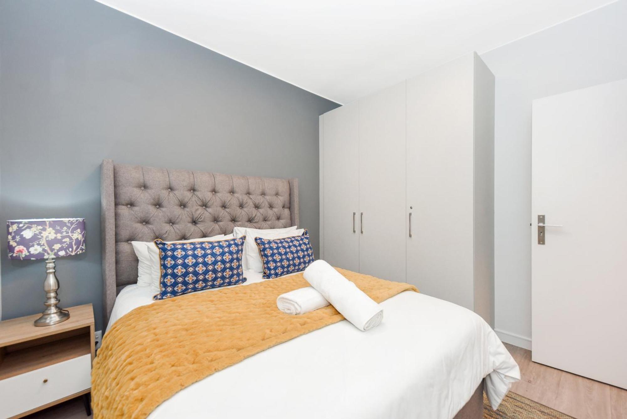 The Median Rosebank Luxury Apartment - Building With Generator Johannesburg Eksteriør bilde