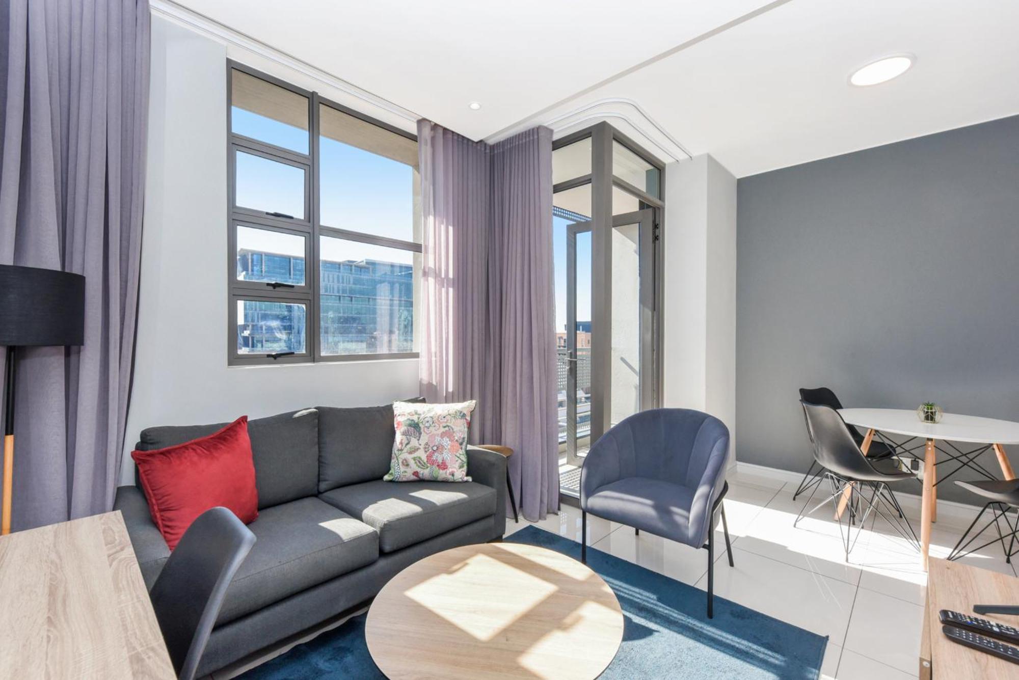 The Median Rosebank Luxury Apartment - Building With Generator Johannesburg Eksteriør bilde